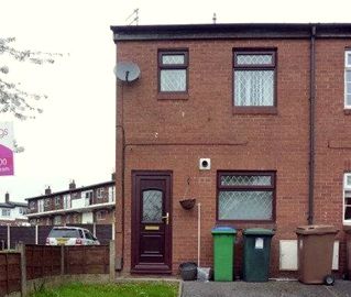 2 bed house for rent in Middleton Manchester